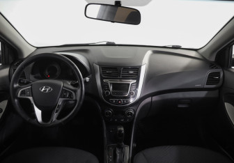 Подержанный автомобиль Hyundai Solaris Sedan 2016 года (8 фото)