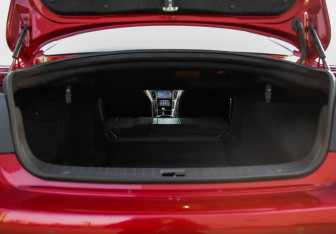 Подержанный автомобиль Infiniti Q50 2016 года (36 фото)