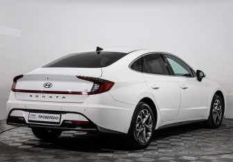 Подержанный автомобиль Hyundai Sonata 2023 года (5 фото)