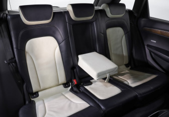 Подержанный автомобиль Audi Q5 2012 года (23 фото)