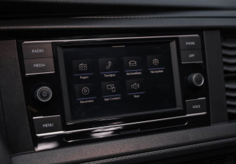 Подержанный автомобиль Volkswagen Caravelle 2020 года (16 фото)