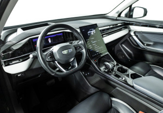 Подержанный автомобиль Geely Atlas 2023 года (11 фото)