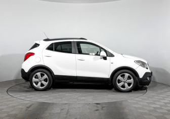 Подержанный автомобиль Opel Mokka 2013 года (4 фото)