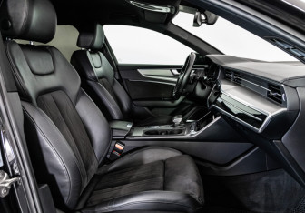 Подержанный автомобиль Audi A6 Sedan 2018 года (29 фото)
