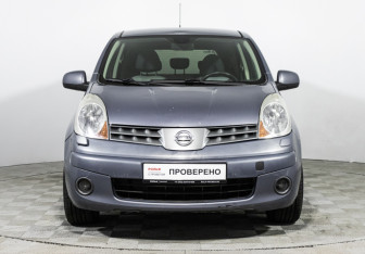 Подержанный автомобиль Nissan Note 2007 года (2 фото)