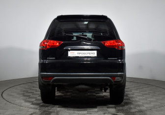 Подержанный автомобиль Mitsubishi Pajero Sport 2014 года (6 фото)