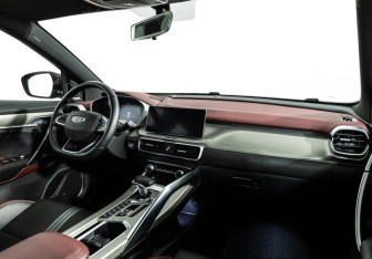 Подержанный автомобиль Geely Coolray 2023 года (9 фото)