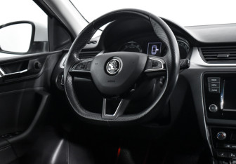 Подержанный автомобиль Skoda Rapid Liftback 2019 года (14 фото)