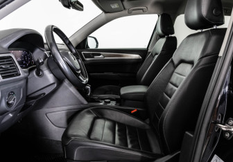 Подержанный автомобиль Volkswagen Teramont 2019 года (23 фото)