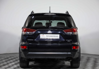 Подержанный автомобиль Mitsubishi Outlander 2011 года (6 фото)