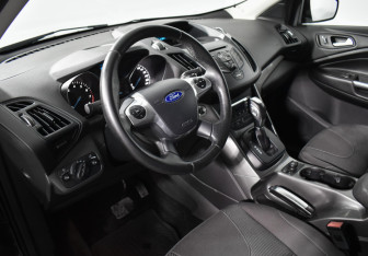 Подержанный автомобиль Ford Kuga 2014 года (9 фото)