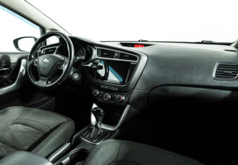 Подержанный автомобиль Kia Ceed Wagon 2018 года (9 фото)