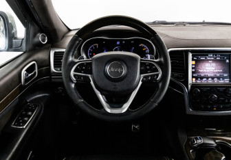 Подержанный автомобиль Jeep Grand Cherokee 2013 года (12 фото)