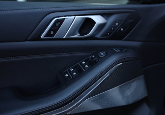 Подержанный автомобиль BMW X5 2019 года (31 фото)