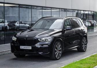 Подержанный автомобиль BMW X5 2021 года (3 фото)