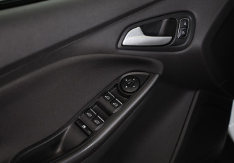 Подержанный автомобиль Ford Focus Sedan 2017 года (17 фото)