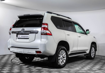 Подержанный автомобиль Toyota Land Cruiser Prado 2014 года (5 фото)