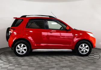 Подержанный автомобиль Daihatsu Terios 2006 года (4 фото)