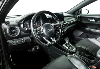 Подержанный автомобиль Kia Cerato Sedan 2021 года (11 фото)