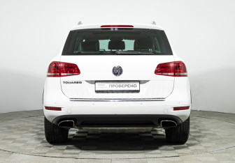 Подержанный автомобиль Volkswagen Touareg 2013 года (6 фото)