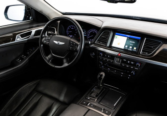 Подержанный автомобиль Hyundai Genesis 2016 года (21 фото)