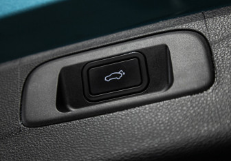 Подержанный автомобиль Geely Coolray 2023 года (15 фото)