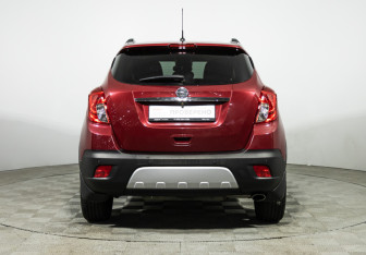 Подержанный автомобиль Opel Mokka 2013 года (6 фото)