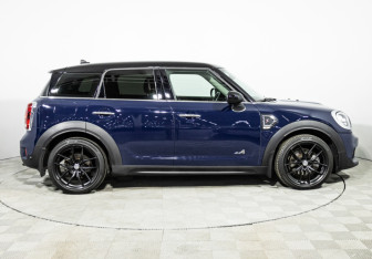 Подержанный автомобиль MINI Countryman 2017 года (4 фото)