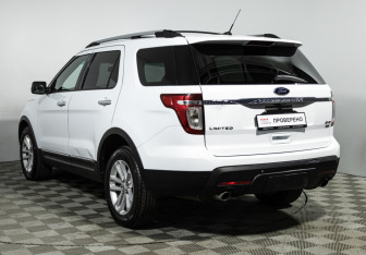 Подержанный автомобиль Ford Explorer 2014 года (7 фото)