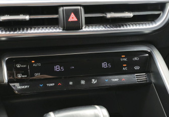 Подержанный автомобиль Kia K5 2020 года (16 фото)