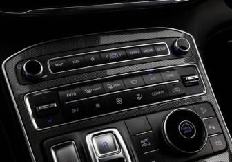 Подержанный автомобиль Hyundai Santa Fe 2022 года (22 фото)