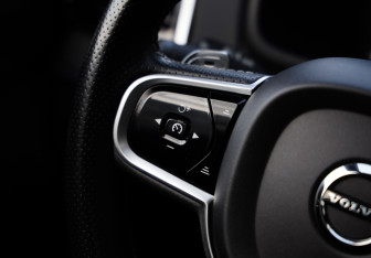 Подержанный автомобиль Volvo XC90 2018 года (13 фото)
