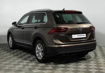 Подержанный автомобиль Volkswagen Tiguan 2017 года (7 фото)