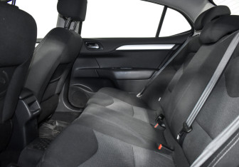 Подержанный автомобиль Citroen C4 Sedan 2013 года (12 фото)