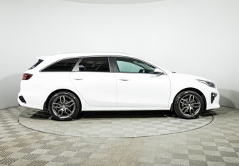 Подержанный автомобиль Kia Ceed Wagon 2020 года (4 фото)