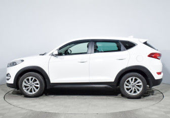 Подержанный автомобиль Hyundai Tucson 2017 года (8 фото)
