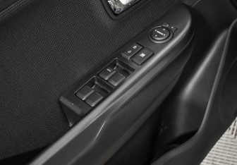 Подержанный автомобиль Kia Rio Hatchback 2012 года (10 фото)