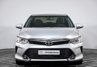 Подержанный автомобиль Toyota Camry Sedan 2017 года (2 фото)