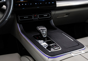 Подержанный автомобиль GAC GS8 2023 года (16 фото)