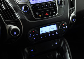 Подержанный автомобиль Hyundai ix35 2012 года (16 фото)