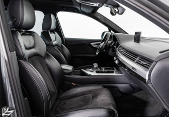 Подержанный автомобиль Audi Q7 2015 года (24 фото)