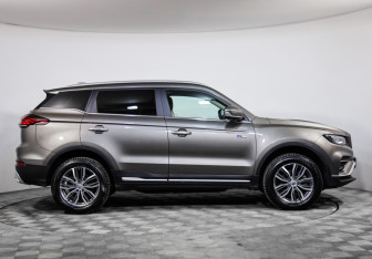 Подержанный автомобиль Geely Atlas Pro 2022 года (4 фото)