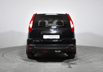 Подержанный автомобиль Nissan X-Trail 2014 года (6 фото)