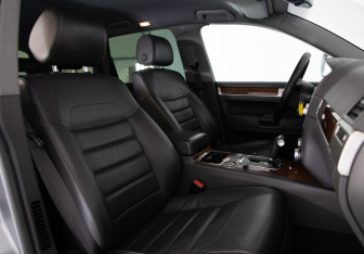 Подержанный автомобиль Volkswagen Touareg 2009 года (11 фото)