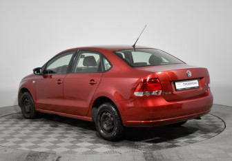 Подержанный автомобиль Volkswagen Polo Sedan 2012 года (7 фото)