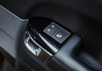 Подержанный автомобиль Land Rover Range Rover Sport 2020 года (40 фото)