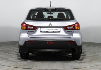 Подержанный автомобиль Mitsubishi ASX 2012 года (6 фото)