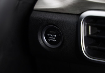 Подержанный автомобиль Geely Coolray 2022 года (19 фото)