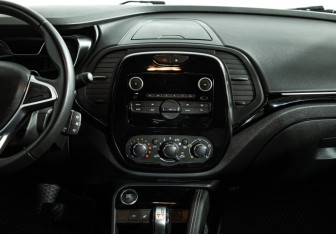 Подержанный автомобиль Renault Kaptur 2021 года (14 фото)