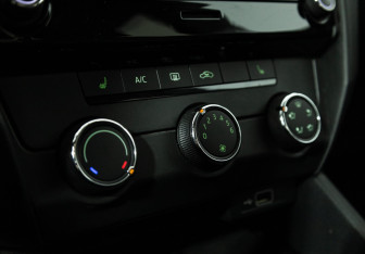 Подержанный автомобиль Skoda Octavia Liftback 2018 года (15 фото)